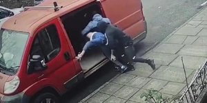 Κάμερα κατέγραψε την απαγωγή άνδρα μέρα μεσημέρι στο Μπρέντφορντ της Βρετανίας