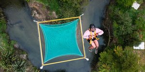 Bungee Jumping χωρίς σκοινί: Η νέα τρέλα που κατακτά τη Νέα Ζηλανδία