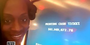 To καζίνο πρόσφερε μια μπριζόλα στην Κατρίνα Μπούκμαν αντί για το ποσό που κέρδισε στον κουλοχέρη