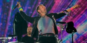 Εκατοντάδες fans των Coldplay ανταποκρίθηκαν στο κάλεσμά τους για συμμετοχή στο video clip τους