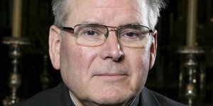 O πρώην επίσκοπος Ροζέρ Βανχέλουε