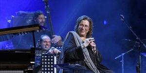 φαραντουρη στη σκηνη 