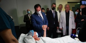 Ο υπουργός Υγείας στο νοσοκομείο Παπαγεωργίου