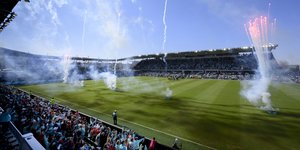 Πυροτεχνήματα στο γήπεδο του Κάνσας στο ποδόσφαιρο