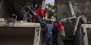 γκρεμισμενα στη γαζα