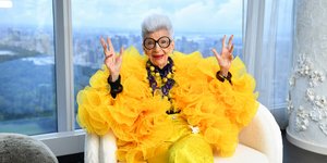 Κατάθος fashion icon: Ποια ήταν η Ιρις Απφελ που πέθανε σε ηλικία 102 ετών -H πιο μοδάτη γιαγιά στον κόσμο