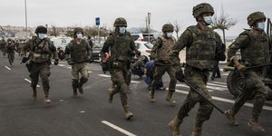 Ισπανοί στρατιώτες στον θύλακο της Θέουτα στη βόρεια Αφρική