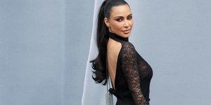 Η Κιμ Καρντάσιαν «ξέχασε» το καρτελάκι στο Balenciaga φόρεμά της