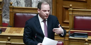 Ο Κώστας Αχιλλέας Καραμανλής στην Ολομέλεια της Βουλής 