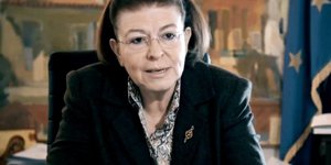 Η υπουργός Πολιτισμού Λίνα Μενδώνη