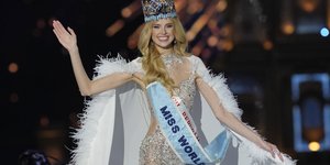 Η καλλονή από την Τσεχία που στέφθηκε «Μις Κόσμος 2024»