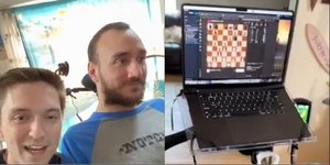 O Nόλαντ Άρμπο (δεξιά) έπαιξε με τη βοήθεια εμφυτεύματος της Neuralink σκάκι με τη σκέψη του