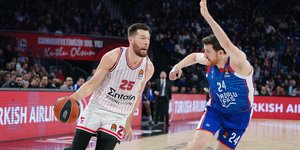 Euroleague: Η Εφές «προσγείωσε» απότομα τον Ολυμπιακό