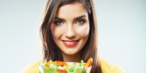 Οι 14 τροφές που πραγματικά μας ομορφαίνουν -Τονώνουν την εμφάνισή, ενυδατώνουν και βελτιώνουν τις ρυτίδες