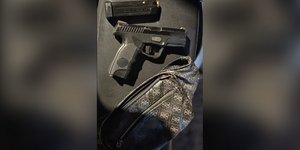 Πατήσια: Σύλληψη δύο νεαρών μετά από έλεγχο -Βρέθηκέ στην κατοχή τους, οπλισμός και ναρκωτικά