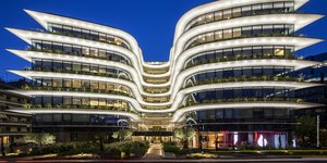 Orbit, Noval Property