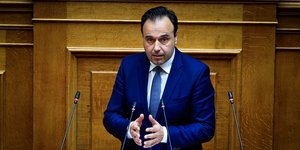 Ο Δημήτρης Παπαστεργίου στη Βουλή
