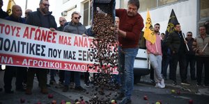 Από τη συμβολική διαμαρτυρία των παραγωγών