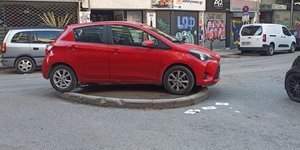 Παράνομο παρκάρισμα αυτοκινήτου 