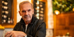 O Πέτρος Κωστόπουλος ξεδιπλώνει σκέψεις με αφορμή την Ημέρα της Γυναίκας
