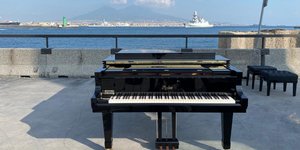 πιανο θεα θαλασσα 