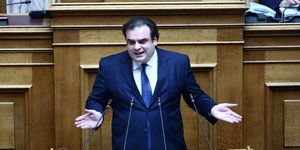 Ο Κυριάκος Πιερρακάκης στη Βουλή