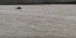 «Φούσκωσε» ο Πηνειός στα Τρίκαλα