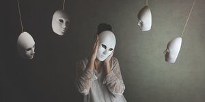 Τα 3 ζώδια που φημίζονται για «πισώπλατα χτυπήματα» -Δεν είναι πιστοί, θα σας προδώσουν σίγουρα