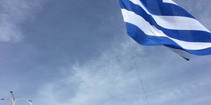 Σημαία 1,5 στρέμμα υψώθηκε στο λιμάνι του Ηρακλείου