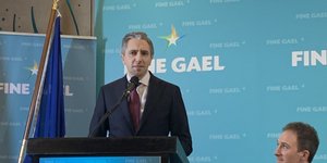 O Σάιμον Χάρις