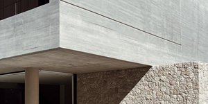 Ενα σπίτι στον Διόνυσο όλο σκυρόσεμα