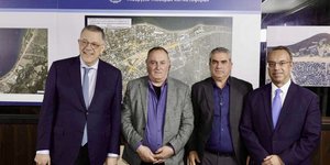 O Χρήστος Σταϊκούρας με στελέχη της τοπικής αυτοδιοίκησης Φθιώτιδας