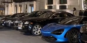 Σύνταγμα supercars