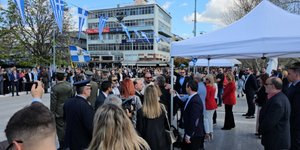 Ένταση στην παρέλαση της 25ης Μαρτίου στα Τρίκαλα