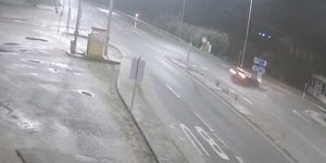 Αμφιλοχία: Σοκαριστικό τροχαίο -ΙΧ παρασύρει τα πάντα στο πέρασμά του και καταλήγει σε οικόπεδο