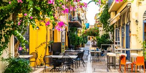 βουκαμβιλιες στενακι καφε