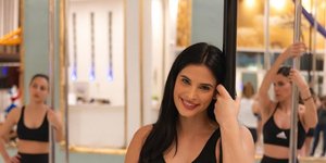 Η Χριστίνα Μπόμπα κάνει pole dancing