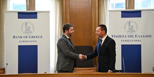 Χειραψία Στουρνάρα Ανδρουλάκη