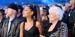 Η Ariana Grande και η Marjorie 'Nonna' Grande στα American Music Awards 2016 στο Microsoft Theatre στις 20 Νοεμβρίου 2016 στο Λος Άντζελες