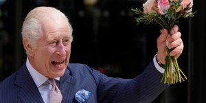 O βασιλιάς Κάρολος στην πρώτη του δημόσια εμφάνιση μετά τη διάγνωση με καρκίνο