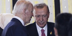 Τζο Μπάιντεν (αριστερά) και Ρετζέπ Ταγίπ Ερντογάν (δεξιά)