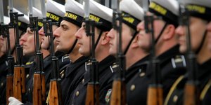 Βουλγαρία: Αύξηση 30% στους στρατιωτικούς από 1ης Ιανουαρίου 2025