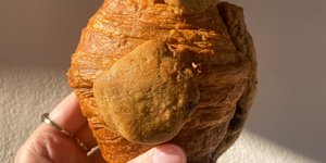 Σε αυτόν τον φούρνο θα βρείτε τα περίφημα crookies: Tα μπισκότα - κρουασάν που έχουν ξετρελάνει τους Παριζιάνους