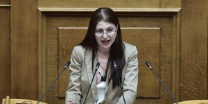 Η Αγγελική Δεληκάρη στη Βουλή