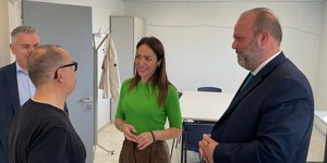 H Υπουργός Εργασίας και Κοινωνικής Ασφάλισης, Δόμνα Μιχαηλίδου με τον διοικητή της ΔΥΠΑ κ. Πρωτοψάλτη