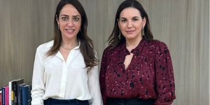 Η Δόμνα Μιχαηλίδου και η Όλγα Κεφαλογιάννη / Φωτογραφία Υπουργείο Εργασίας