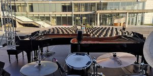 πιανο ντραμς καρεκλες 