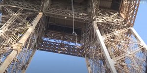 Γαλλίδα έσπασε το παγκόσμιο ρεκόρ αναρρίχησης με σχοινί, σκαρφαλώνοντας στον Πύργο του Άιφελ