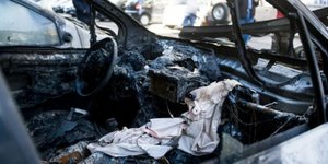 Το αυτοκίνητο στην Πάτρα που τυλίχτηκε στις φλόγες