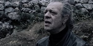 Γιάννης Τσορτέκης τραγουδά